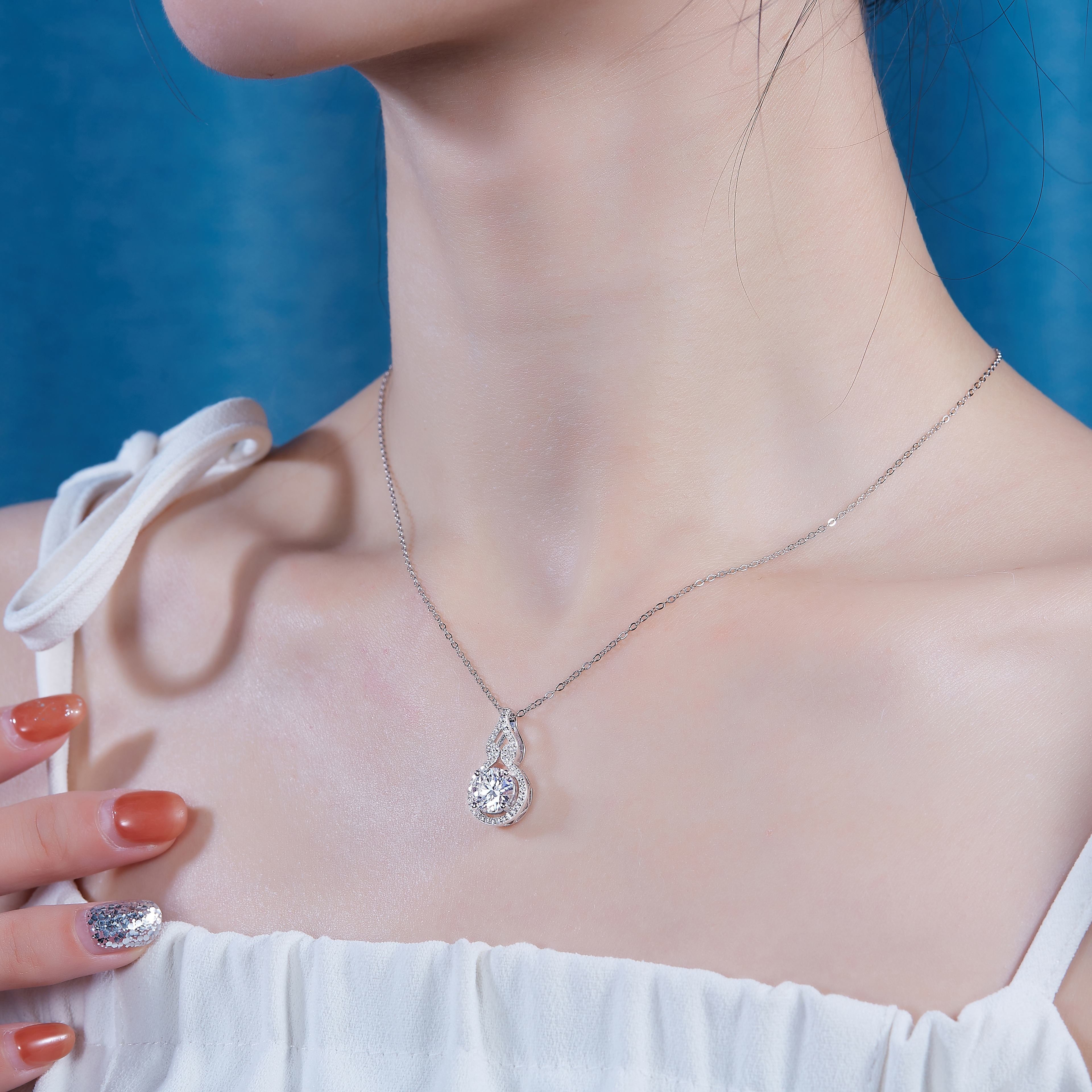 Couloir Courbé Collier Pendentif Moissanite en Argent S925 Plaqué Platine